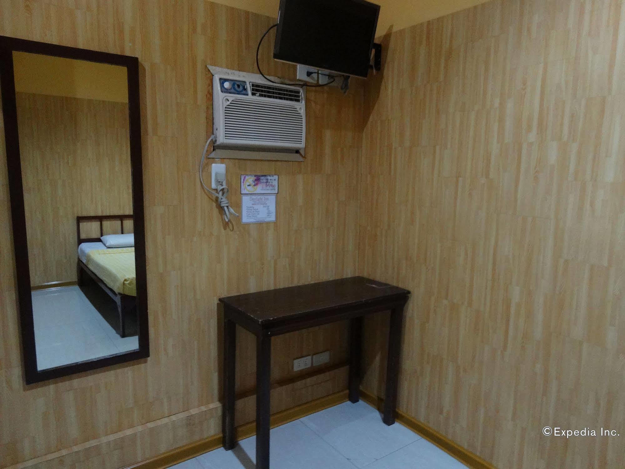 Daylight Inn Davao Exterior photo